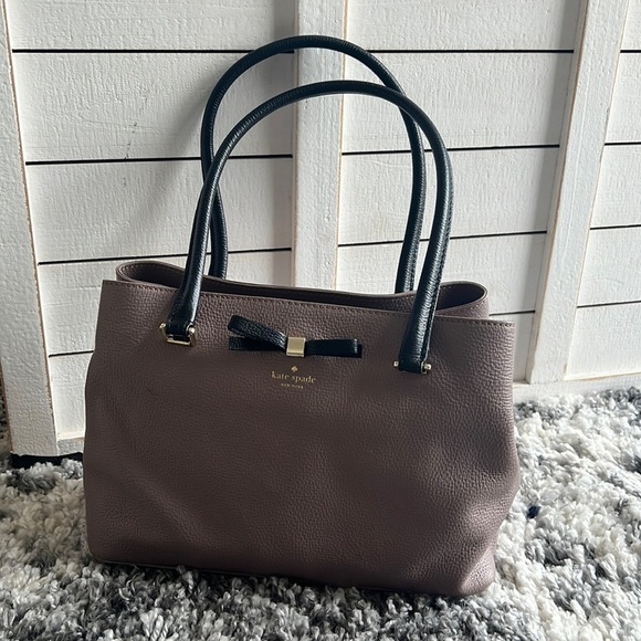 kate spade Handbags - Kate Spade Women’s Light Purple Pebbled Leather Shoulder Bag Purse